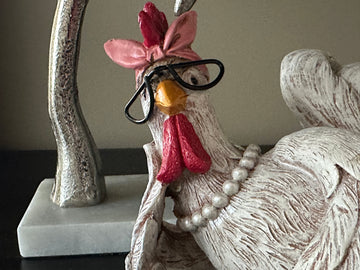 Hen With Glasses & Pearls farmhouse décor, . Great gift - Artisticspacedecor